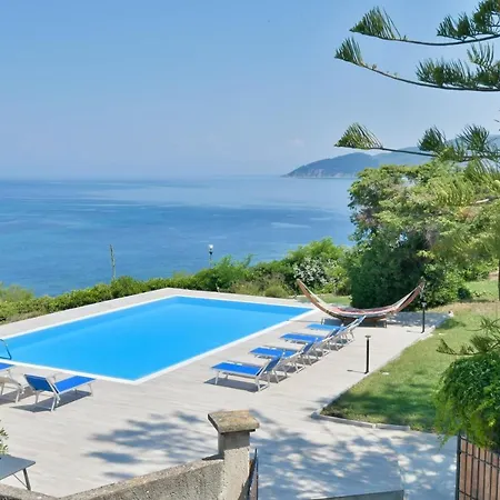 Gioia Con Piscina Sul Mare 카스텔라바테
