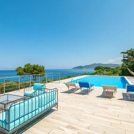 Gioia Con Piscina Sul Mare Кастеллабате