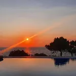 Gioia Con Piscina Sul Mare Vila *